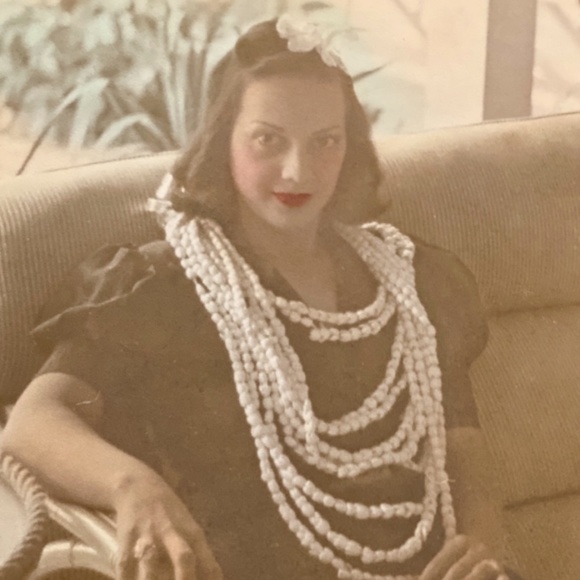 Meet your Posher, Danielle (Dani) - Picture 6 of 7